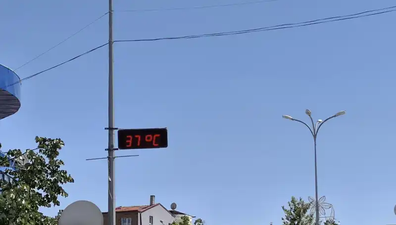 Yaz Sıcaklığı Rekor Kırıyor: Termometreler 38 Dereceyi Geçti!