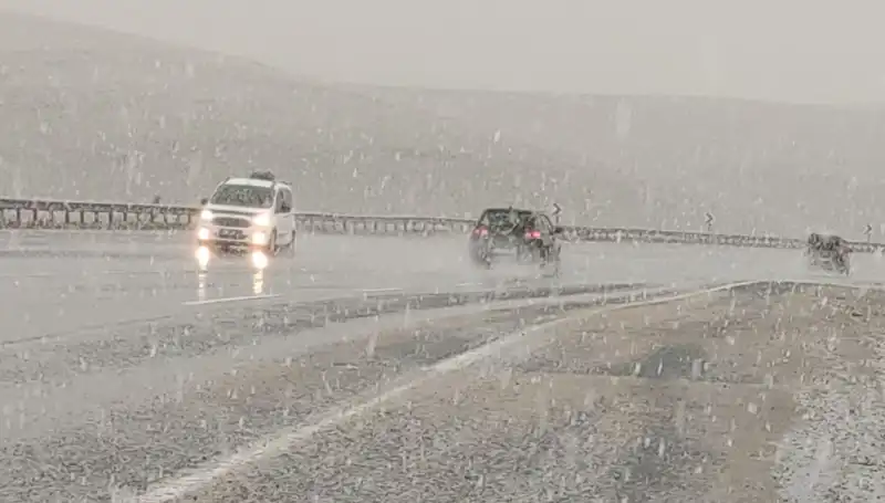 Nisan Ayında Yaşanan Kar Sürprizi: Baharın Gelişi Ertelenecek Mi?
