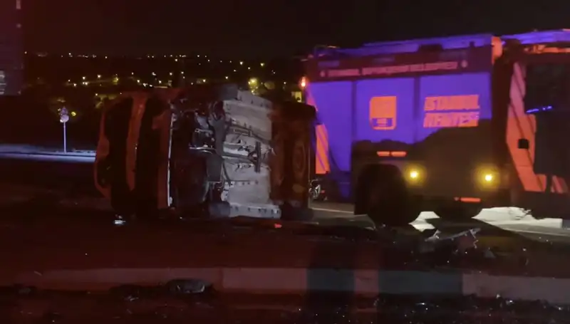 Havalimanı Yolunda Feci Kaza: Araç Takla Attı, 6 Kişi Yaralandı