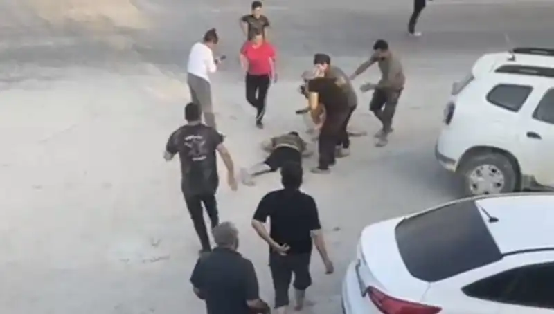 Hatay'da Kavga Dehşeti: Araya Girmek İsteyen Genç Hayatını Kaybetti
