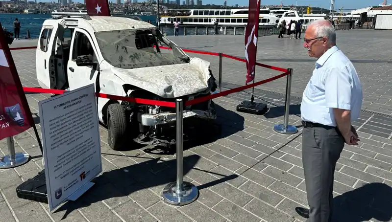 15 Temmuz Darbe Girişiminin İzleri: Tankın Ezdiği Araçlar Sergileniyor