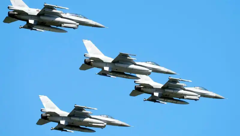 ABD'nin F-16 Eğitim Planı: Ukraynalı Pilotlara 310 Milyon Dolar Yatırım