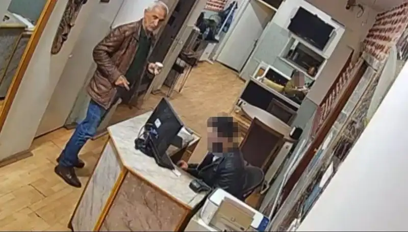 Selçuk Tengioğlu'nun Özgür Özel'e Saldırdığı Anların Görüntüleri Ortaya Çıktı