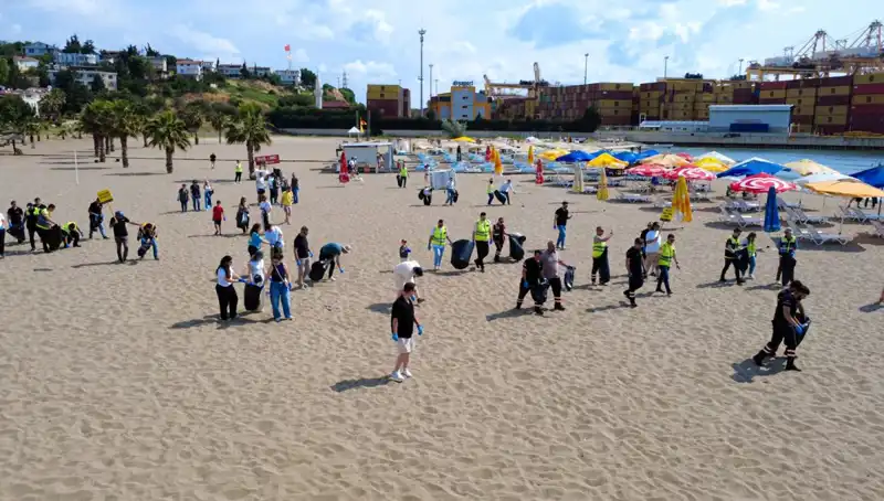 Yaz sezonu öncesi plajlarda dev çevre temizliği etkinliği gerçekleştirildi