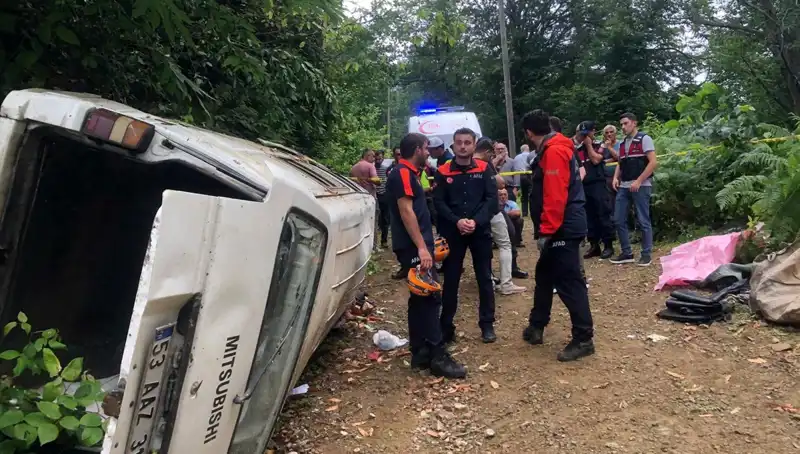 Rize'de Yürek Yakan Minibüs Kazası: İki Hayat Gitti, Üç Kişi Yaralı