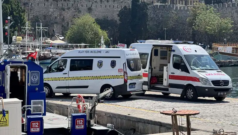 Antalya Kumsalında Şok Eden Olay: Denizde Erkek Cesedi Bulundu