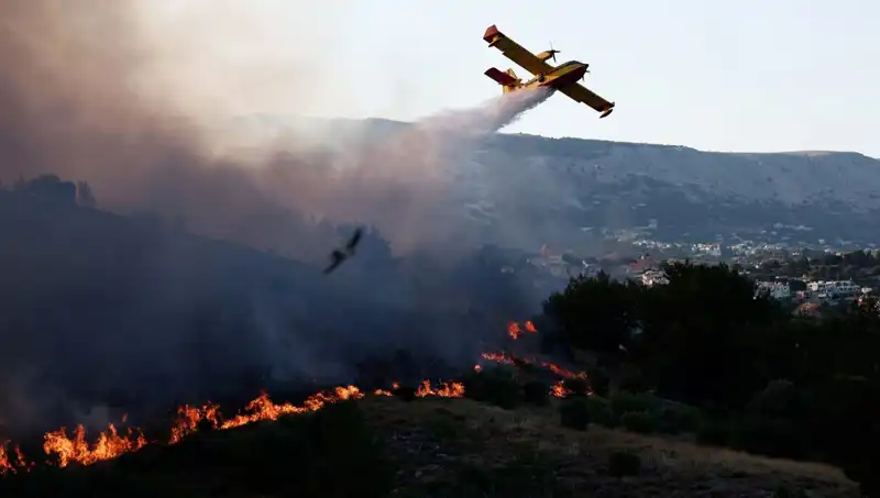 Sakız Adası'nda Tahribat Yaratan Orman Yangını Kontrol Altında