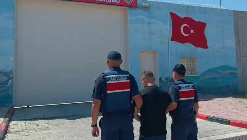 Afyon’da Peş Peşe Yakalanan 9 Suçlu, Güvenlik Kameralarına Yansıdı!