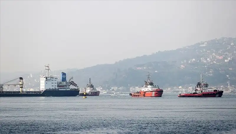 İstanbul Boğazı'nda Gemiler Neden Bekliyor? Gemi Trafiği Askıya Alındı!