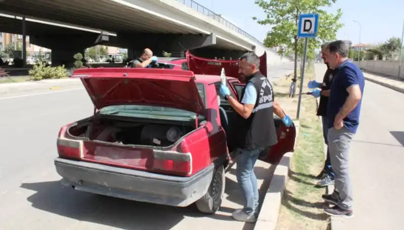 Çaldığı Araç Yakıtı Bitince Hızla Yeni Araç Çaldı: Gözaltına Alındı!