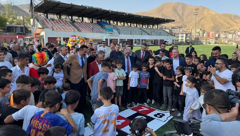 Hakkari Anadolu Şenliği, Renkli Anlarla Coşku Dolu Başladı!