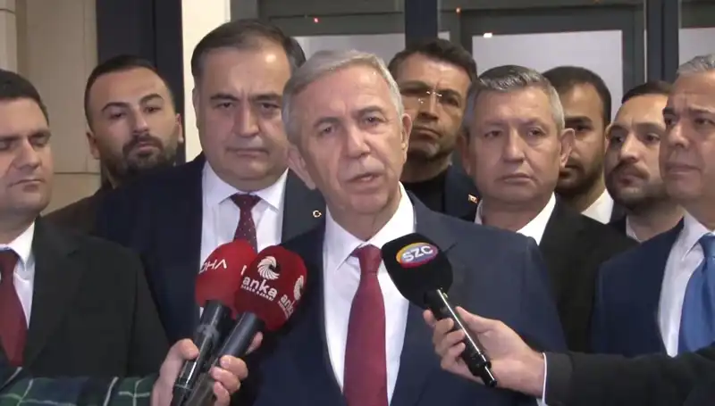 Mansur Yavaş Türkiye'ye Döndü: İddialara Cevap Verdi ve Yanlışı Düzeltmek İçin Sahne Aldı