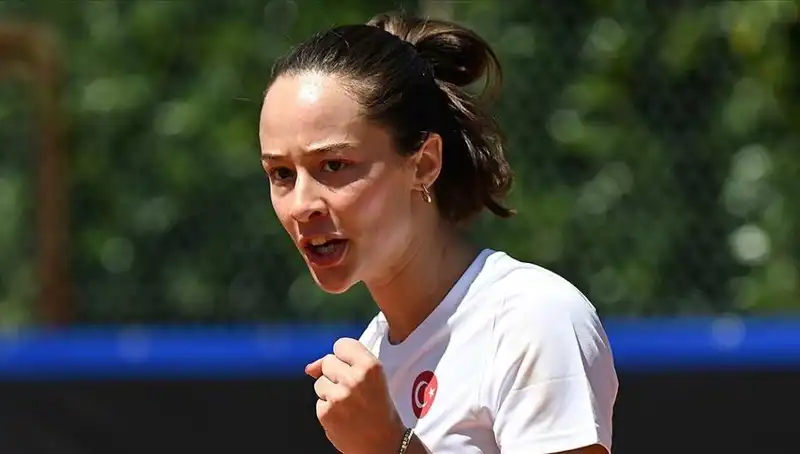 Milli Tenisçi Zeynep Sönmez, Tarihi Finalde Zafere Koşuyor!