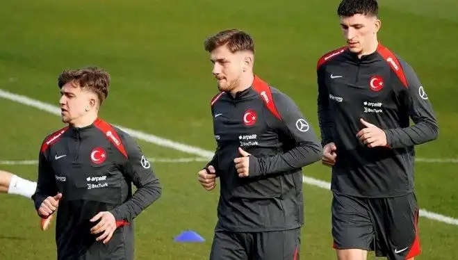 Milli Yıldız Fenerbahçe'den Galatasaray'a Transfer Oluyor: Futbol Dünyasında Şok Etkisi!