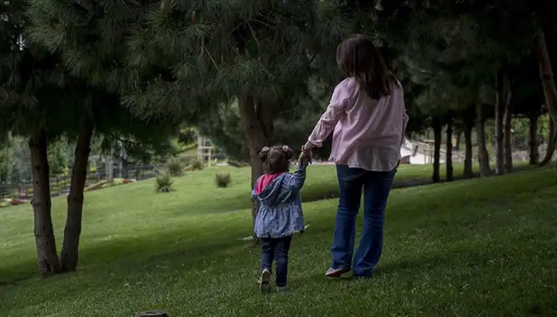 Yargıtay'dan Koruyucu Aile Üzerine Çarpıcı Karar: Görüşme Sıklığı Değişiyor