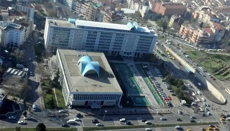 İBB Soruşturmasında Şok Mesajlar: "Enderun" WhatsApp Grubu Ortaya Çıktı!