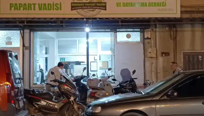 Lokalde Bıçaklı Kavga: Dikkat Çeken Olayda Bir Kişi Yaralandı