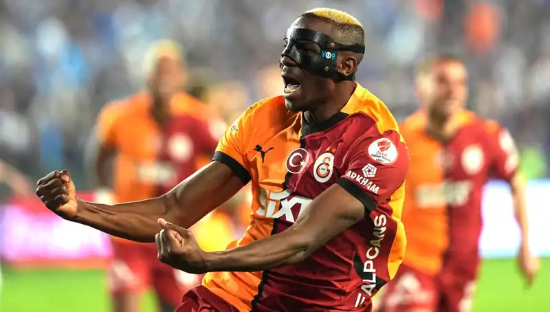 Victor Osimhen İçin Rekabet Kızıştı: Kazan-Kazan Teklifi Yönetim Masasında