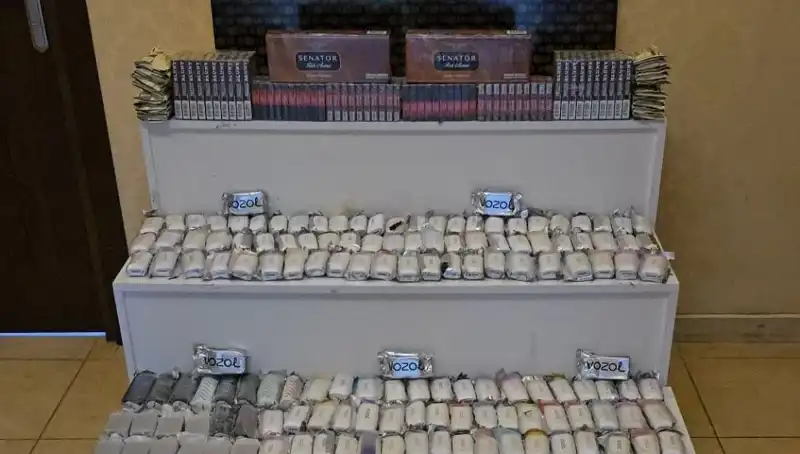 ** Gümrük Kaçağı Sigara Operasyonunda Büyük Başarı: Yüzlerce Paket Ele Geçirildi!**