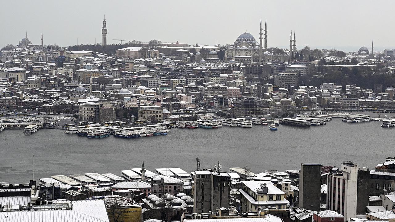 İstanbul'da Kışın İlk Karı Yağdı