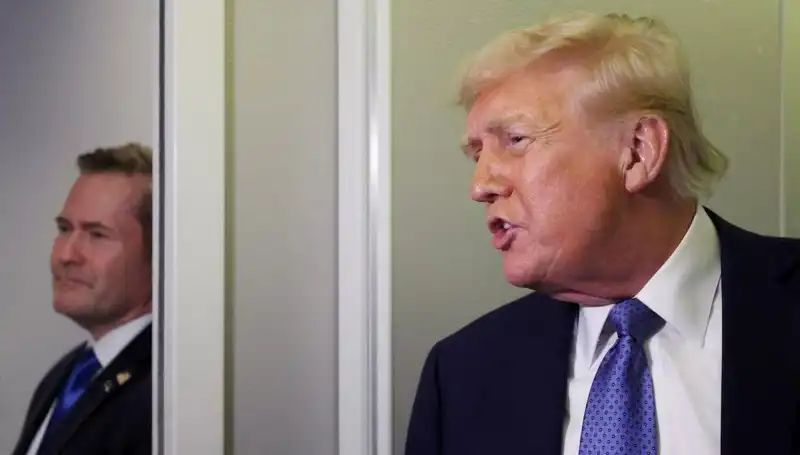Trump'ın Yanlışlıkla Sızdırdığı Planlar, Mike Waltz'un Görevden Alınmasına Neden Oldu