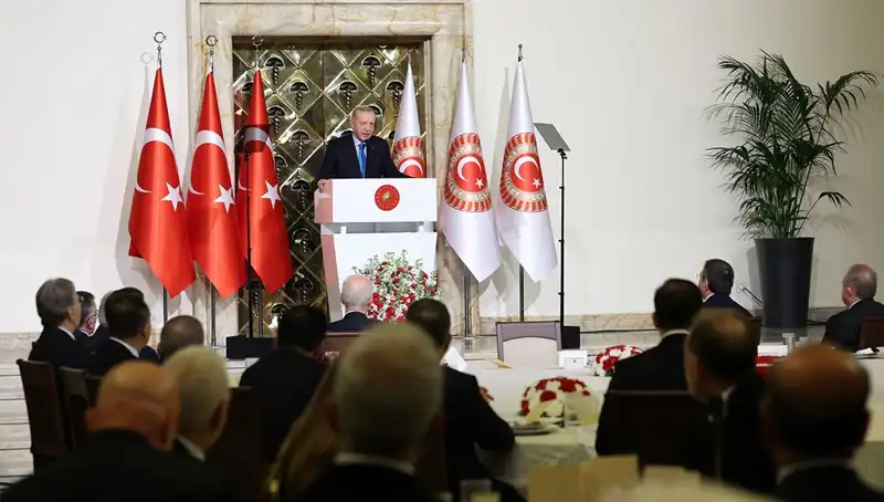 Cumhurbaşkanı Erdoğan: Ülkemiz İçin Birlikte Çalışmaya Çağırıyor