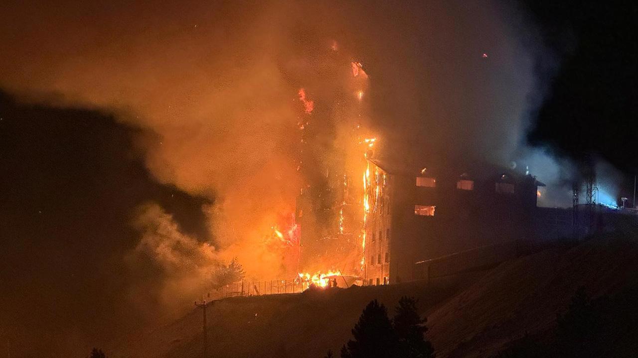 Kartalkaya Kayak Merkezi'nde Oteli Yangını: 3 Ölü, 21 Yaralı