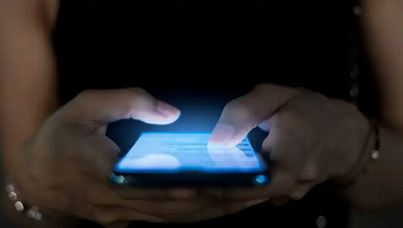 Narsisizm Belirtileri: Alışkanlık Haline Gelen Telefon Kullanımı