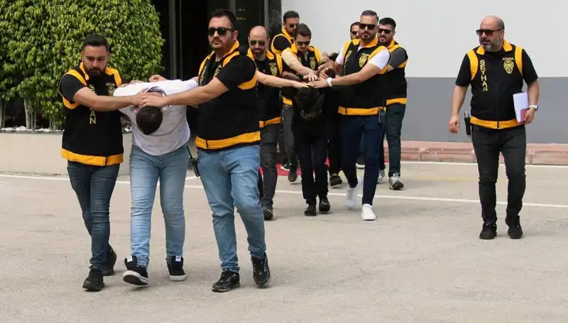 İş Adamına Sevgili Kılığında Tuzak: Önce Dövdüler, Sonra Parasını Aldılar!