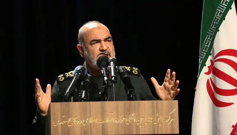 İran Devrim Muhafızları'ndan Trump’a Sert Yanıt: "Yıkıcı Karşılık Verilecektir"