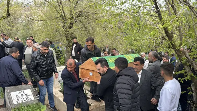 Karabük'te Feci Trafik Kazası: 4 Kişi Diyarbakır'da Son Yolculuğuna Uğurlandı