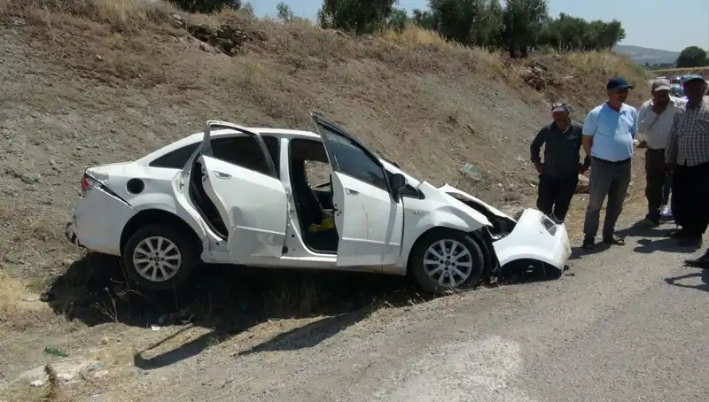 Kilis'te Korkunç Kaza: İki Otomobil Çarpıştı, Yaralılar Hastaneye Sevk Edildi