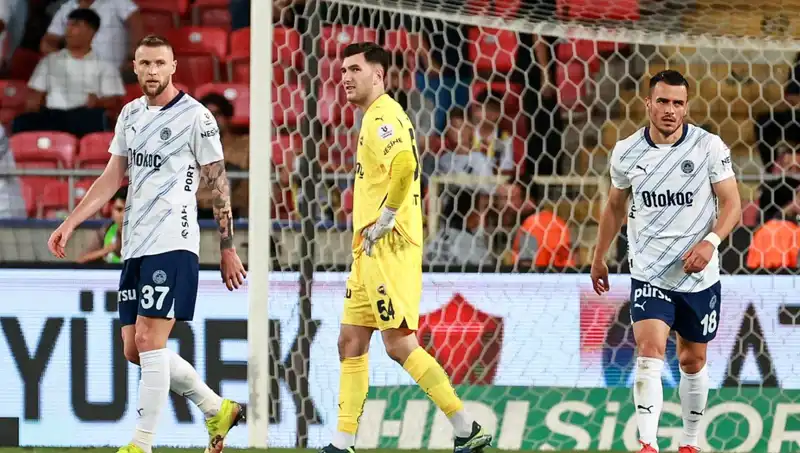 Fenerbahçe, Şampiyonluk Hayallerini Suya Düşüren O Maçta Neler Olmuştu?