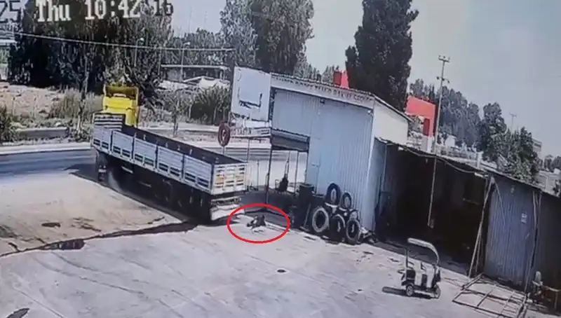 16 Yaşındaki Çocuk İşçinin Feci Ölümü: TIR'ın Altında Kaldı