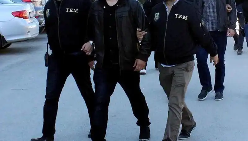 İstanbul'da Geniş Kapsamlı Terör Operasyonu: 14 Gözaltı Gerçekleşti