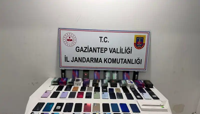 Gaziantep'te 2 Milyon TL’lik Kaçak Telefon Operasyonu: 2 Gözaltı